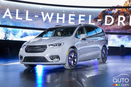 Chicago 2020: AWD Confirmed for the 2021 Chrysler Pacifica